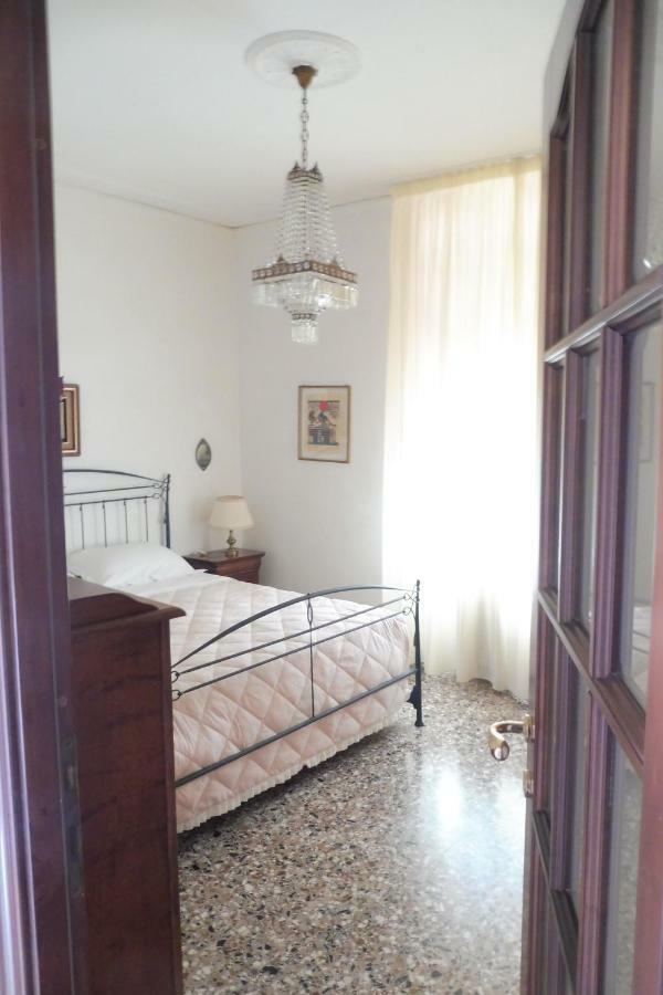 Ca'Di Gilbi E Pasqui Apartment Специя Екстериор снимка